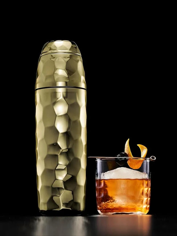 HexClad 740 ml Cocktail Shaker, Vacuum Insulated Bar Shaker with Built-in Jigger & Strainer, Leak-Proof, PVD Finish (Chrome)